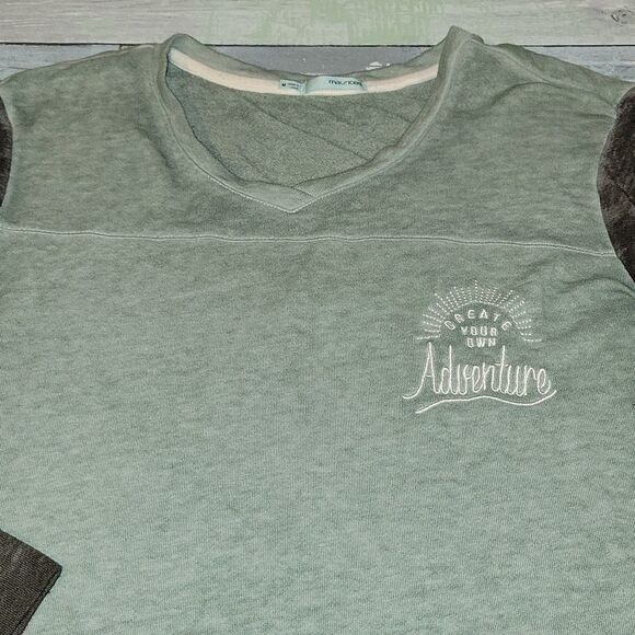 Maurices Long Sleeved Shirt/Top sz Medium - Picture 2 of 4